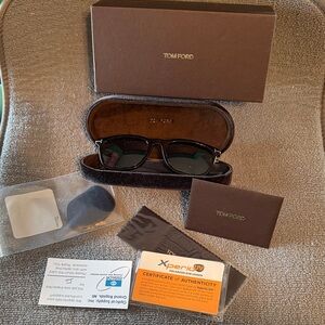 Authentic Tom Ford Dark Frame Sunglasses prescription and non prescription TF625